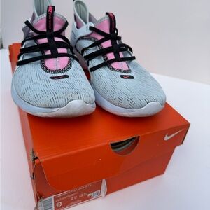 Nike Women's Sneakers Gray and Pink